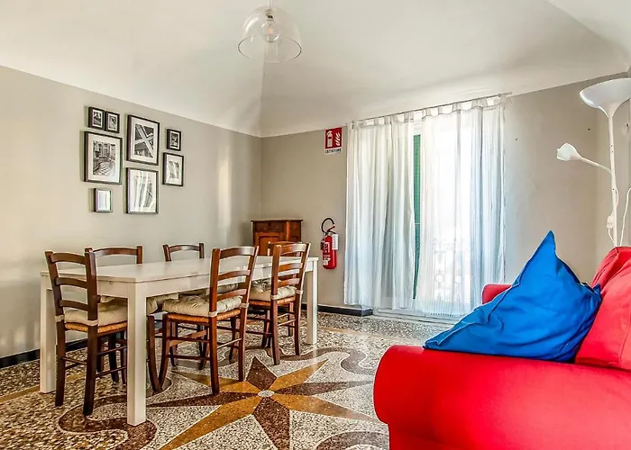 Lejlighed 4 Bedroom Gorgeous In Genova
