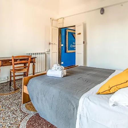 4 Bedroom Beautiful In Apartment Genoa