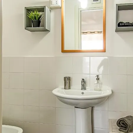Apartment 4 Bedroom Beautiful In