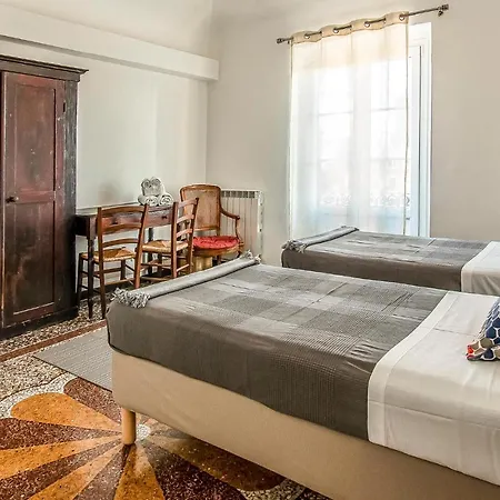 Apartment 4 Bedroom Beautiful In Genoa