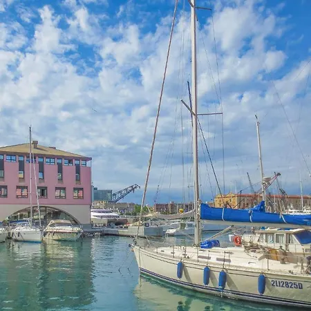 4 Bedroom Gorgeous In * Genua